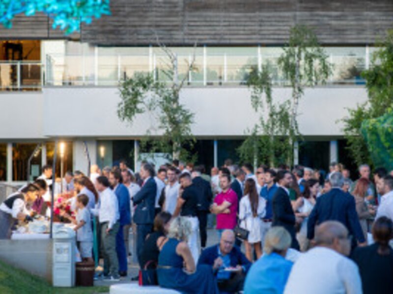 La nuova Cayenne - Further, together