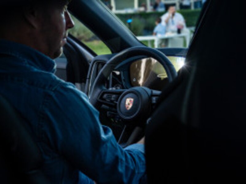 La nuova Cayenne - Further, together