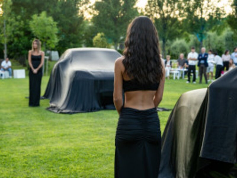 La nuova Cayenne - Further, together