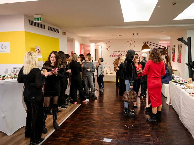 Women Happy Hour di Natale