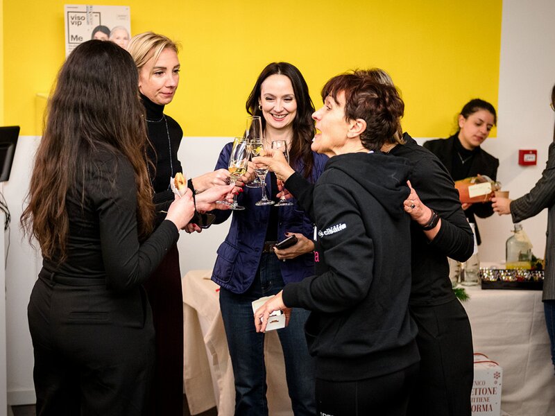 Women Happy Hour di Natale