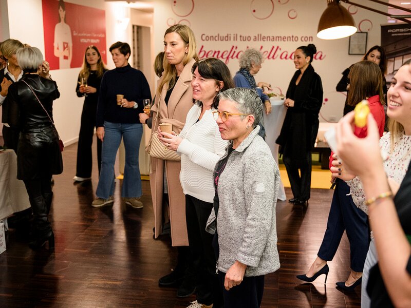 Women Happy Hour di Natale