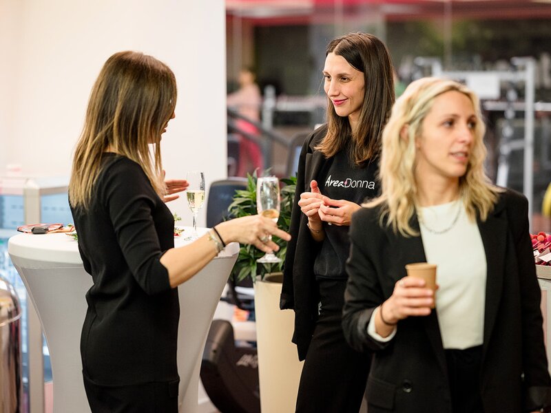 Women Happy Hour di Natale