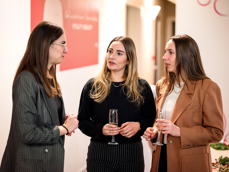 Women Happy Hour di Natale